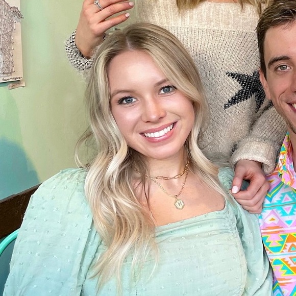 Meet your Posher, Hailey - Picture 1 of 1